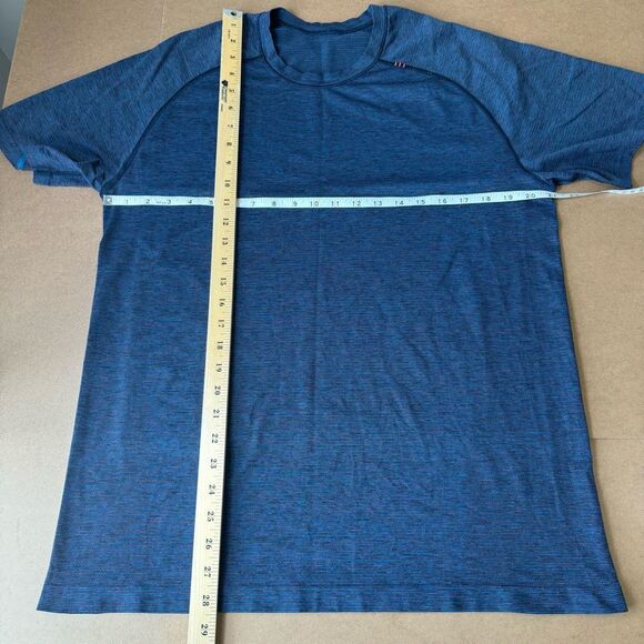 Lululemon Men’s XL Metal Vent Tech Athletic Tee Blue Red Striped - Picture 7 of 7